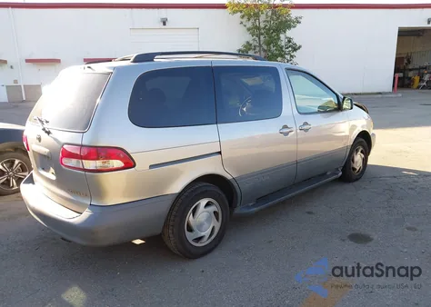 2001 Toyota Sienna Le z USA, uszkodzony, nr VIN 4T3ZF13C81U330578